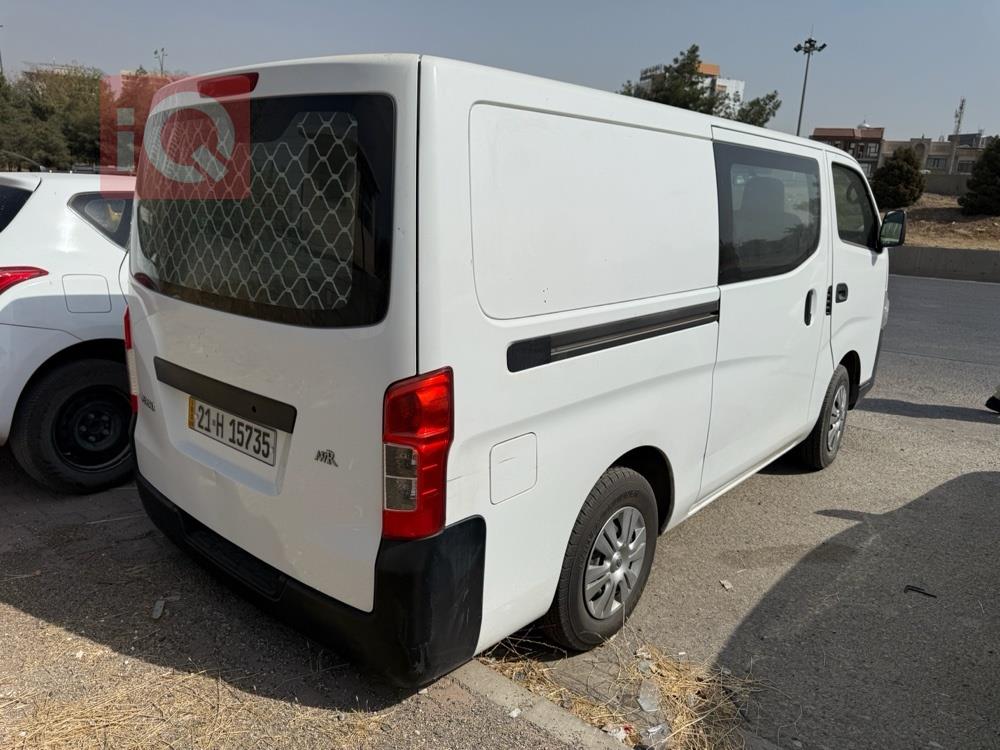 نيسان اورفان
